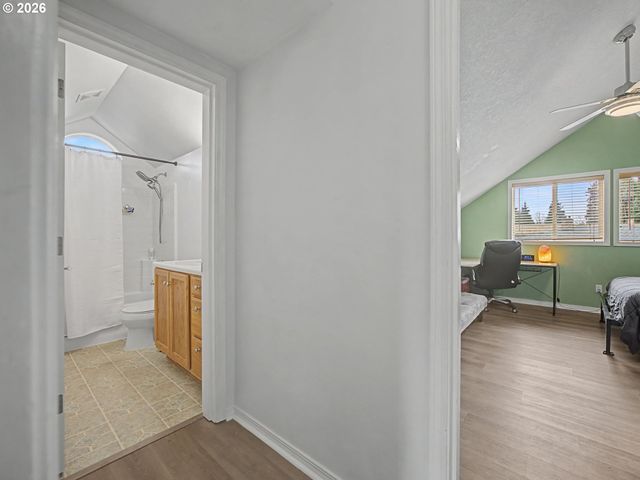 7919 Se CLACKAMAS Rd, Milwaukie, OR 97267