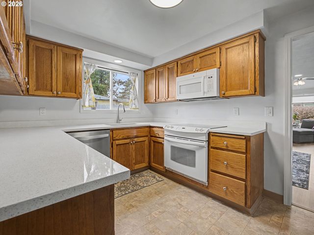 7919 Se CLACKAMAS Rd, Milwaukie, OR 97267