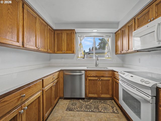 7919 Se CLACKAMAS Rd, Milwaukie, OR 97267