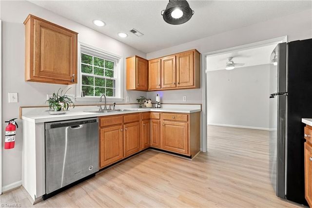 1602 Hargrove Drive, Mcleansville, NC 27301