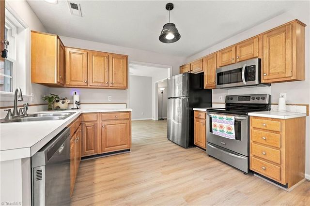 1602 Hargrove Drive, Mcleansville, NC 27301