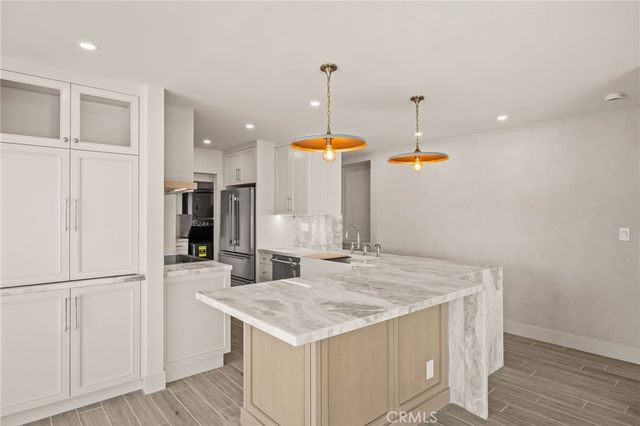 1 62nd Place 404, Long Beach, CA 90803