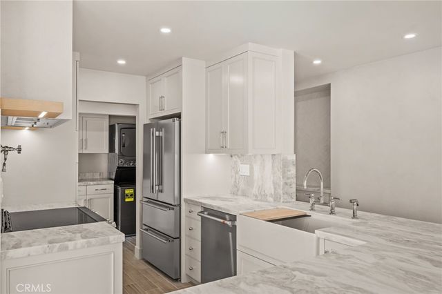 1 62nd Place 404, Long Beach, CA 90803