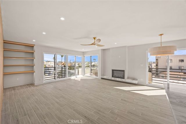 1 62nd Place 404, Long Beach, CA 90803