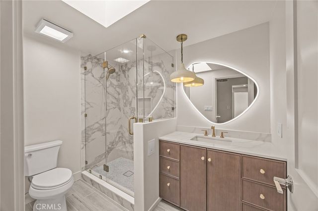 1 62nd Place 404, Long Beach, CA 90803