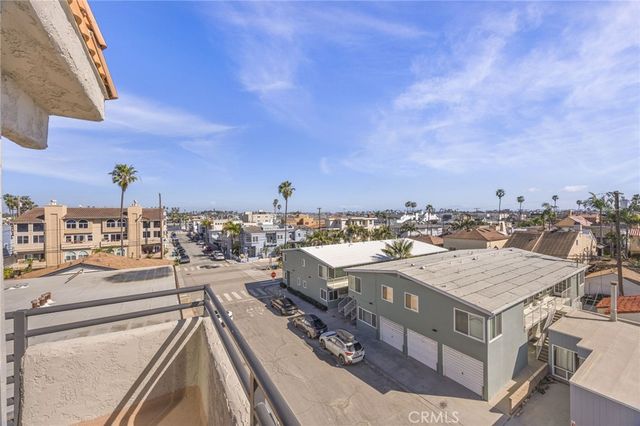 1 62nd Place 404, Long Beach, CA 90803