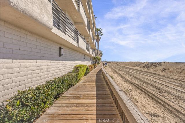 1 62nd Place 404, Long Beach, CA 90803