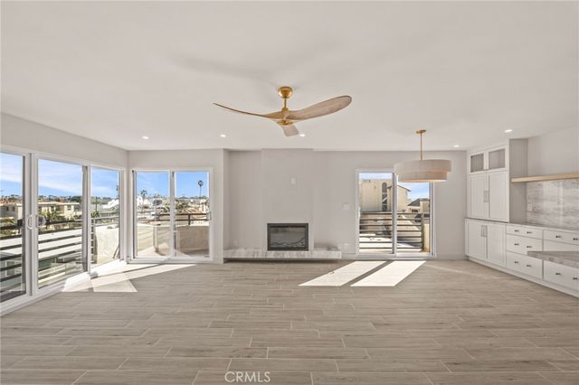 1 62nd Place 404, Long Beach, CA 90803