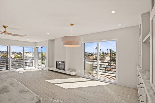 1 62nd Place 404, Long Beach, CA 90803