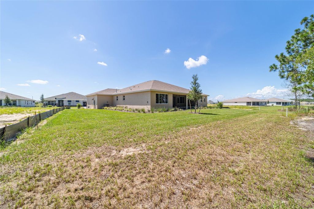 Image 14 of property listing at 10537 SW 96TH LANE ROAD, Ocala, FL 34481
