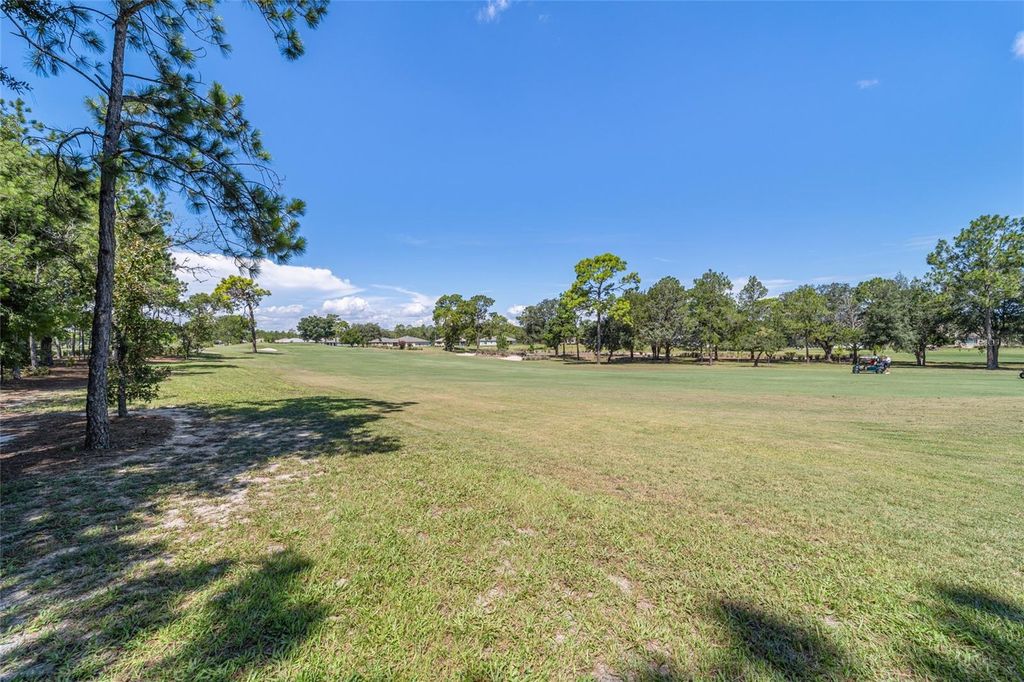 Image 18 of property listing at 10537 SW 96TH LANE ROAD, Ocala, FL 34481