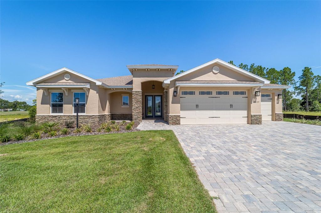 Image 3 of property listing at 10537 SW 96TH LANE ROAD, Ocala, FL 34481