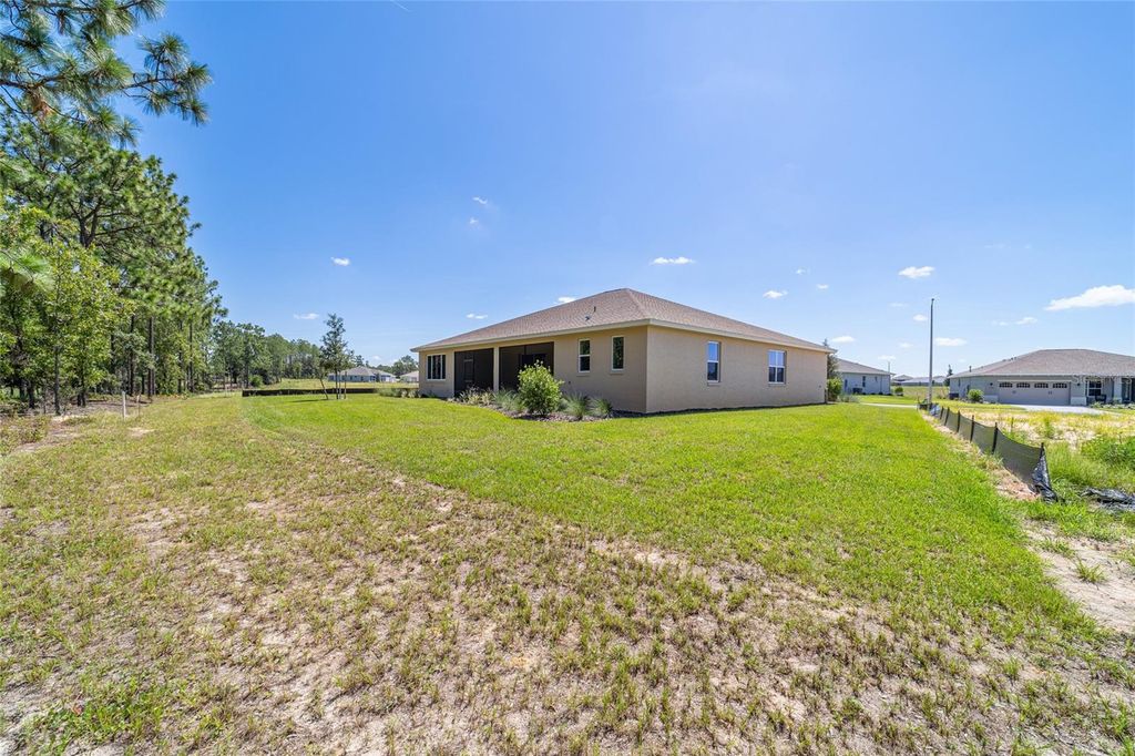 Image 10 of property listing at 10537 SW 96TH LANE ROAD, Ocala, FL 34481