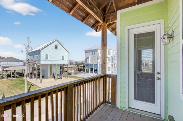 117 Janelle Drive, Bay Saint Louis, MS 39520