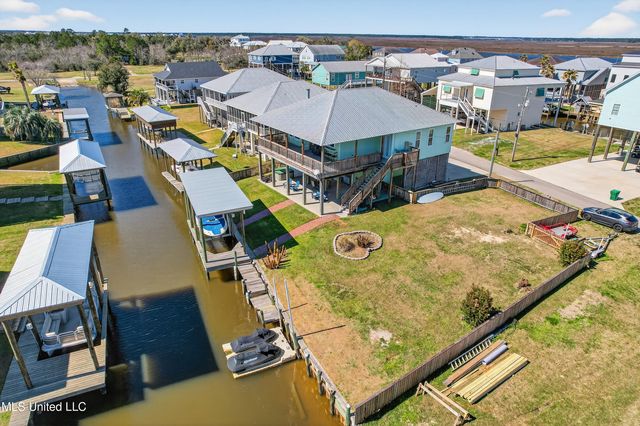 117 Janelle Drive, Bay Saint Louis, MS 39520