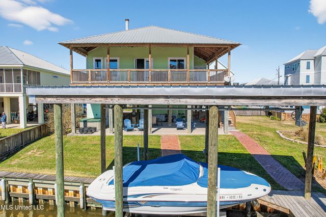 117 Janelle Drive, Bay Saint Louis, MS 39520