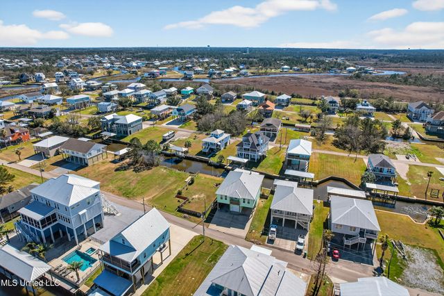 117 Janelle Drive, Bay Saint Louis, MS 39520