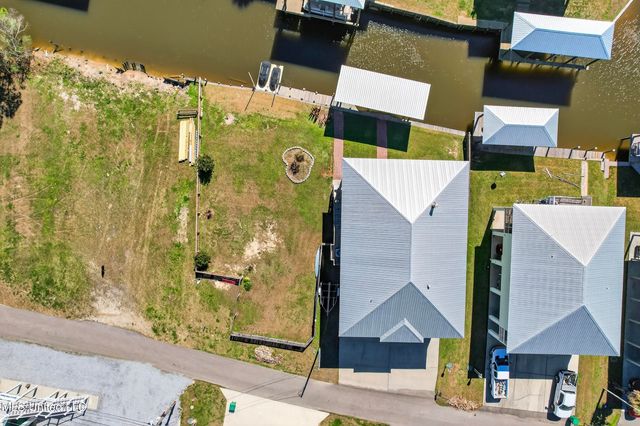 117 Janelle Drive, Bay Saint Louis, MS 39520