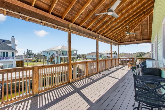 117 Janelle Drive, Bay Saint Louis, MS 39520