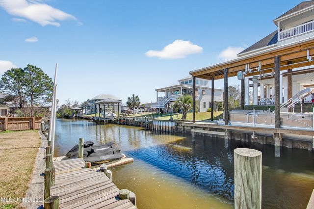 117 Janelle Drive, Bay Saint Louis, MS 39520