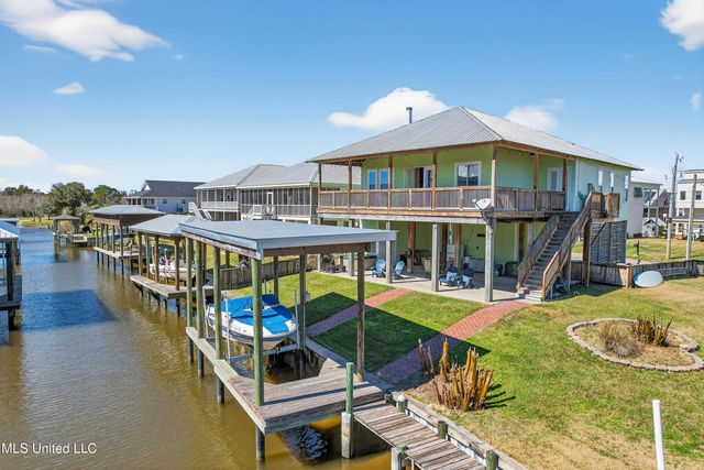 117 Janelle Drive, Bay Saint Louis, MS 39520