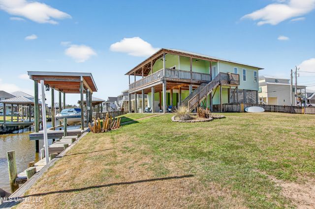 117 Janelle Drive, Bay Saint Louis, MS 39520