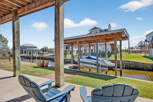 117 Janelle Drive, Bay Saint Louis, MS 39520