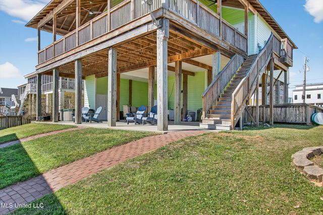 117 Janelle Drive, Bay Saint Louis, MS 39520