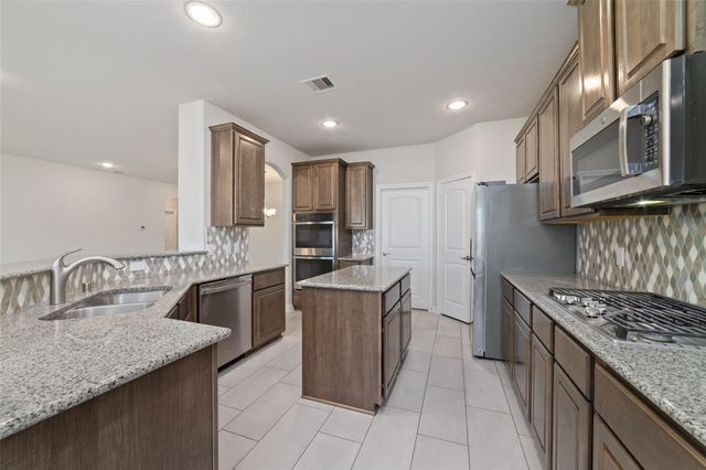 2802 Knotty Forest Drive, Spring, TX 77373