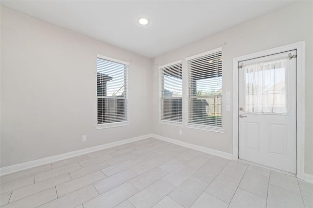 2802 Knotty Forest Drive, Spring, TX 77373
