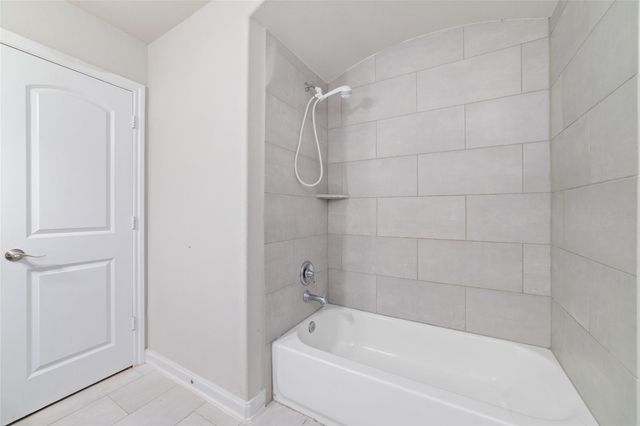 2802 Knotty Forest Drive, Spring, TX 77373