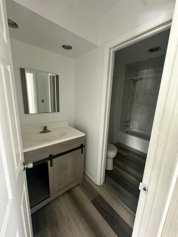 6050 Delaware Drive, Merrillville, IN 46410