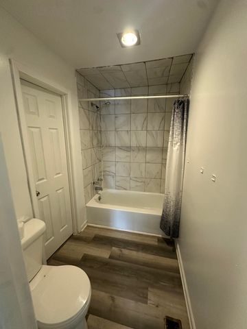 6050 Delaware Drive, Merrillville, IN 46410