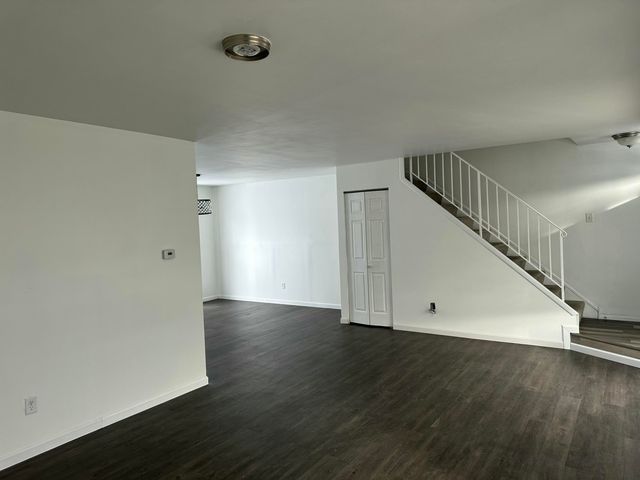 6050 Delaware Drive, Merrillville, IN 46410