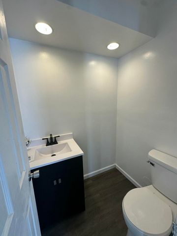 6050 Delaware Drive, Merrillville, IN 46410