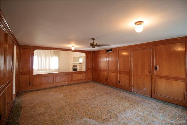 1401 S 10th Avenue, Edinburg, TX 78539