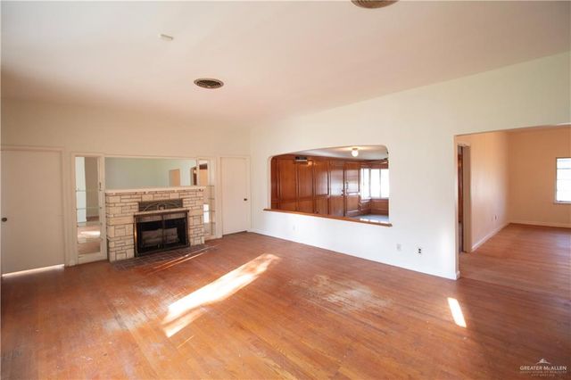 1401 S 10th Avenue, Edinburg, TX 78539