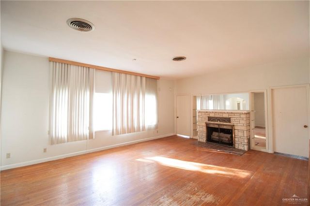 1401 S 10th Avenue, Edinburg, TX 78539