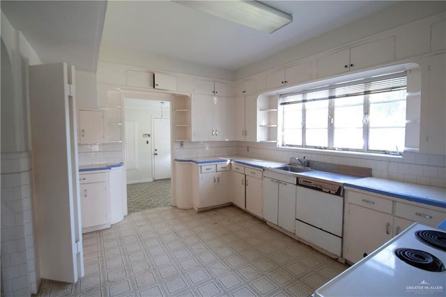 1401 S 10th Avenue, Edinburg, TX 78539