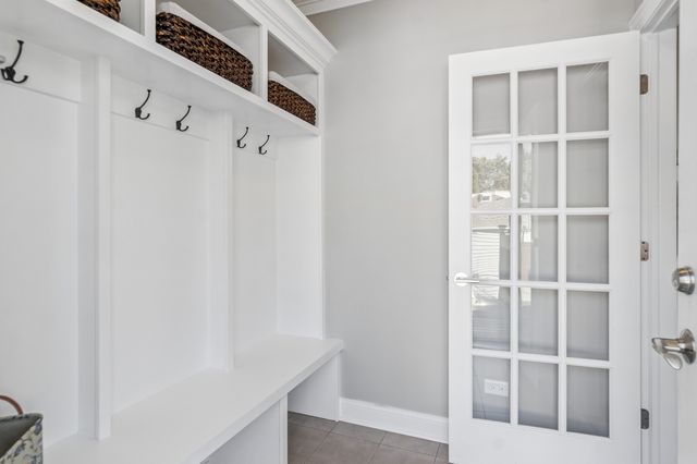 5808 W Waveland Avenue, Chicago, IL 60634