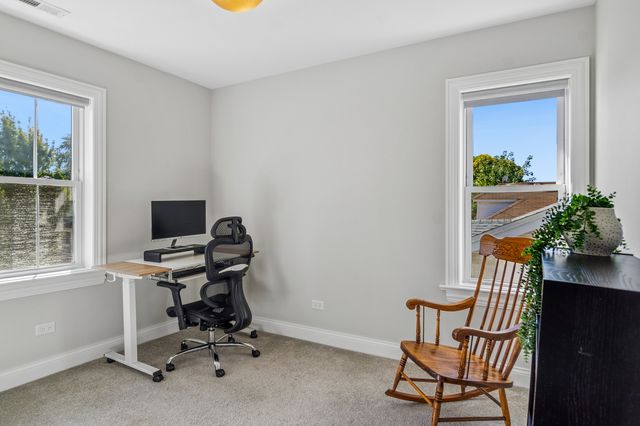 5808 W Waveland Avenue, Chicago, IL 60634