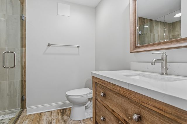 5808 W Waveland Avenue, Chicago, IL 60634
