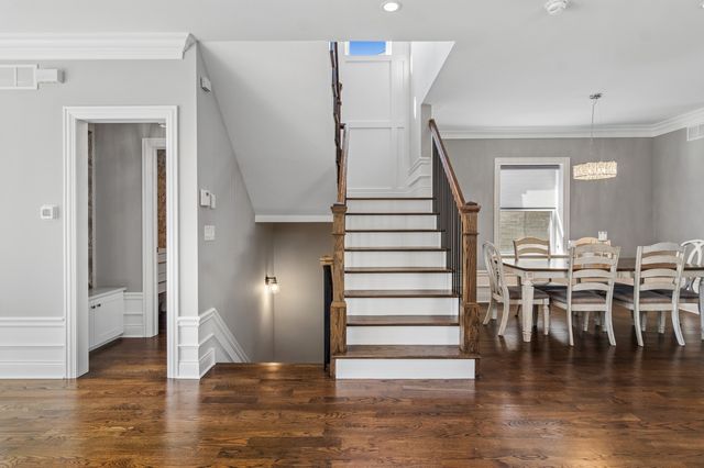 5808 W Waveland Avenue, Chicago, IL 60634