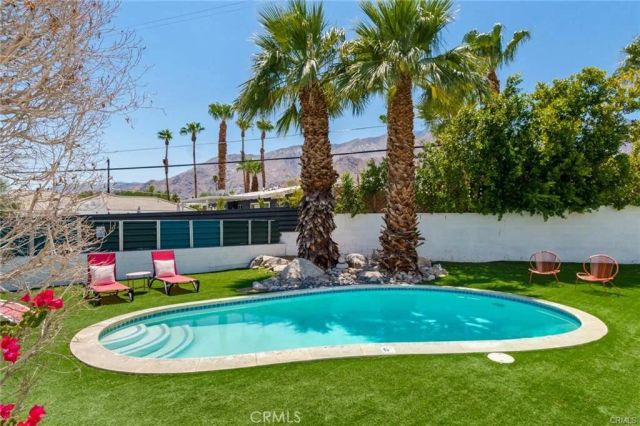 2723 N Junipero, Palm Springs, CA 92262