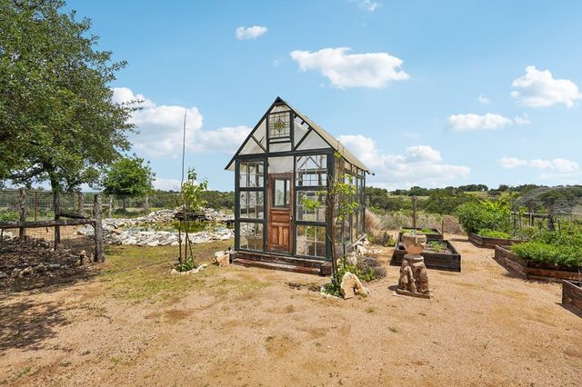 162 Flowering Sage Ln, Fredericksburg, TX 78624