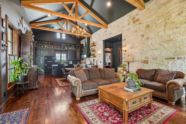 162 Flowering Sage Ln, Fredericksburg, TX 78624