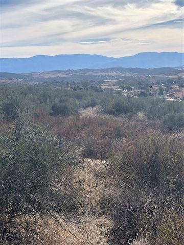 29 Rocky Knoll Road, Hemet, CA 92544