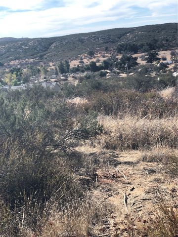 29 Rocky Knoll Road, Hemet, CA 92544