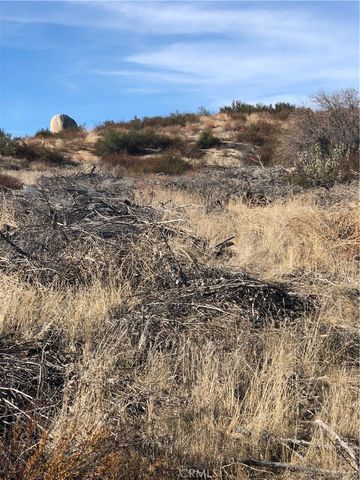 29 Rocky Knoll Road, Hemet, CA 92544