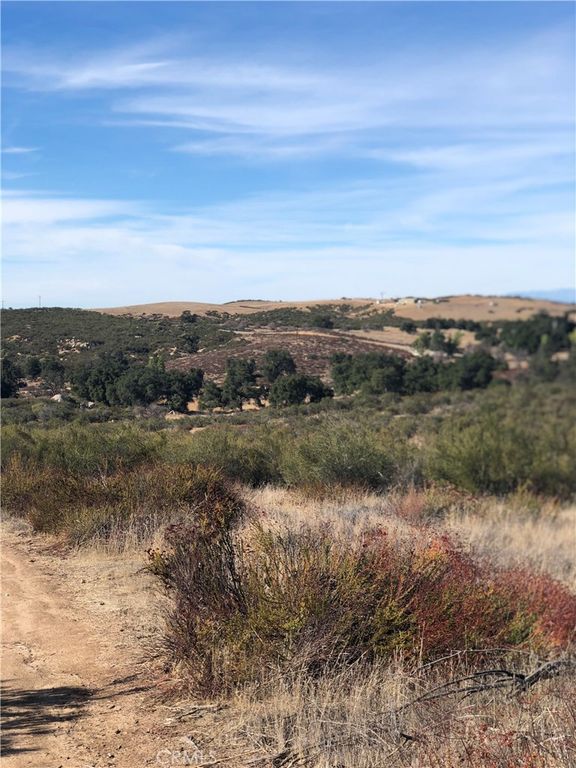 29 Rocky Knoll Road, Hemet, CA 92544